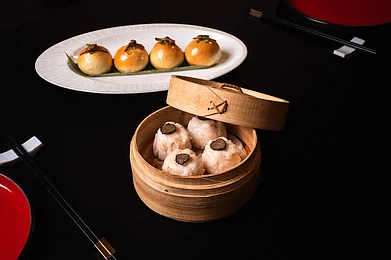 Weddings Knots : Prawn Truffle Sui Mai and Barbeque Shiitake Bao